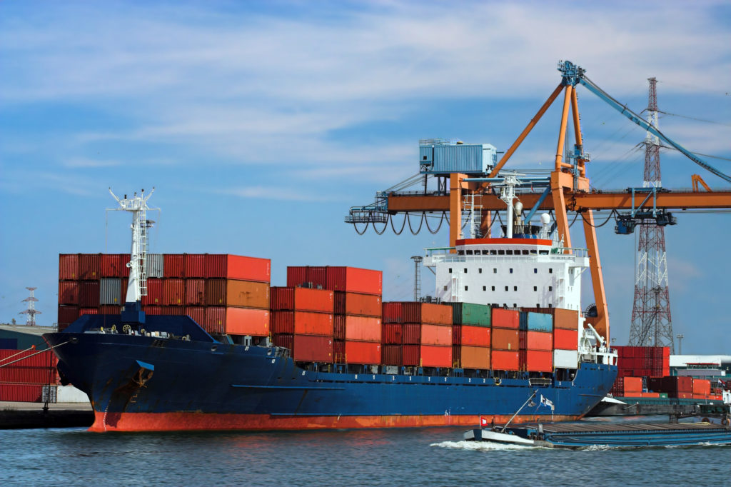 Cargo de fret, une des origines des émissions de CO2 dans le monde maritime
