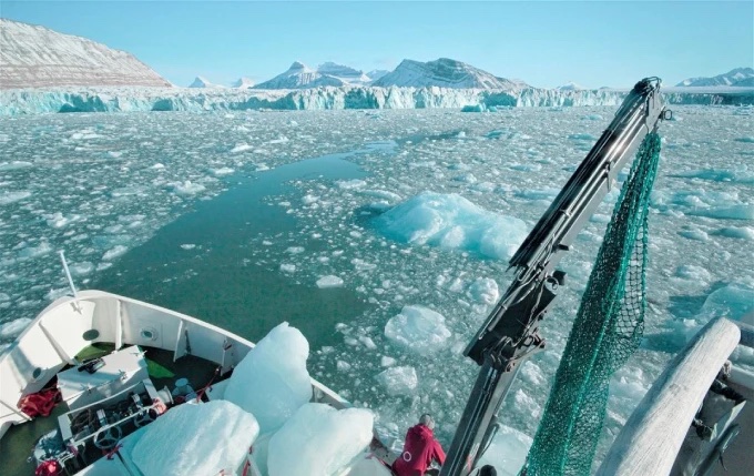 Exploitation des glaces au pôle nord