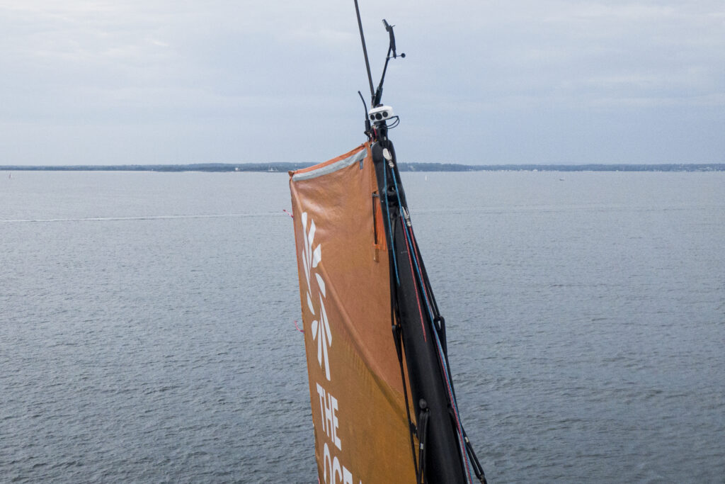 Camera en tête de mat bateau vendée globe